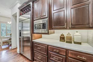 18 Windsor Ct, Houston, TX 77055 - Photo 11