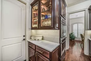18 Windsor Ct, Houston, TX 77055 - Photo 13
