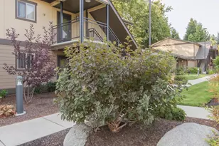 1108 NE Rose St, Phoenix, OR 97535 - Photo 3