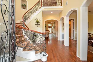 19 Ambleside Crescent Dr, Sugar Land, TX 77479 - Photo 3