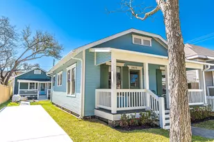 3825 Ave N 1/2, Galveston, TX 77550 - Photo 1