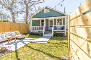 3825 Ave N 1/2, Galveston, TX 77550 - Photo 23