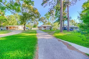 323 Lakeview Dr, Onalaska, TX 77360 - Photo 37