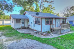 323 Lakeview Dr, Onalaska, TX 77360 - Photo 5