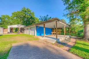 323 Lakeview Dr, Onalaska, TX 77360 - Photo 25
