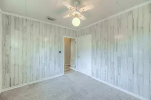 323 Lakeview Dr, Onalaska, TX 77360 - Photo 19