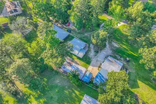 323 Lakeview Dr, Onalaska, TX 77360 - Photo 43