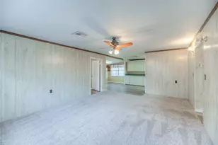 323 Lakeview Dr, Onalaska, TX 77360 - Photo 15