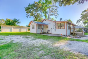 323 Lakeview Dr, Onalaska, TX 77360 - Photo 29