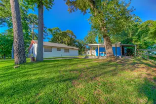 323 Lakeview Dr, Onalaska, TX 77360 - Photo 27
