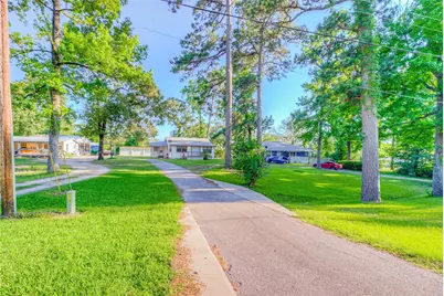 323 Lakeview Drive, Onalaska, TX 77360 - Photo 1