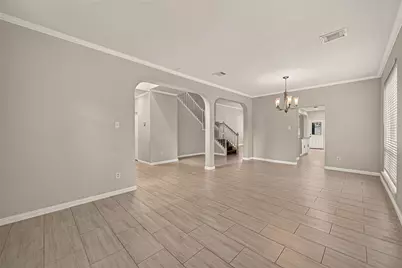 5015 Cottonglen Court, Houston, TX 77041 - Photo 9