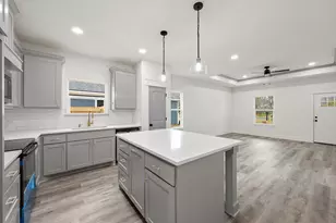 203 Lock Ln, Bryan, TX 77803 - Photo 7