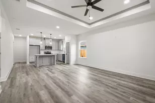 203 Lock Ln, Bryan, TX 77803 - Photo 5