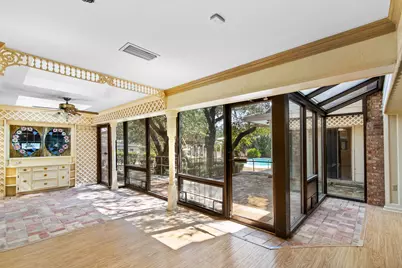 1101 Clark Street, Yoakum, TX 77995 - Photo 37