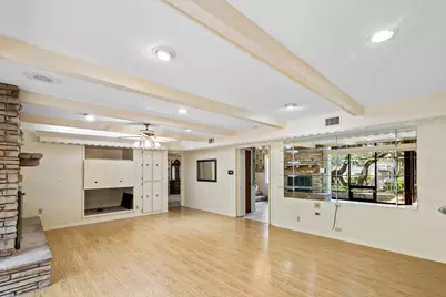 1101 Clark Street, Yoakum, TX 77995 - Photo 5