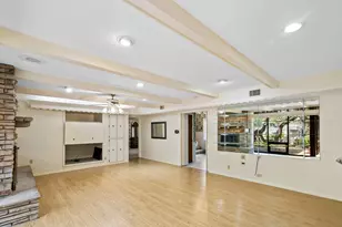 1101 Clark St, Yoakum, TX 77995 - Photo 5