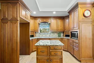 1101 Clark St, Yoakum, TX 77995 - Photo 13