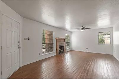 2402 Sycamore Avenue #E1, Huntsville, TX 77340 - Photo 5