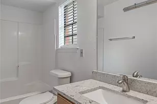 2402 Sycamore Ave, Huntsville, TX 77340 - Photo 17