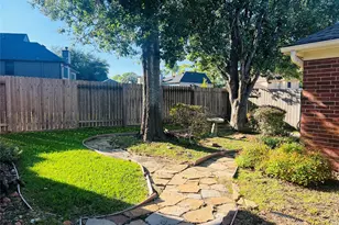 8815 Crazy Horse Trail, Houston, TX 77064 - Photo 19