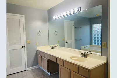 8815 Crazy Horse Trail, Houston, TX 77064 - Photo 11