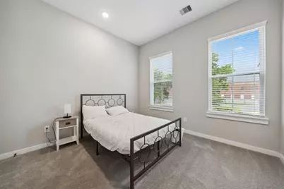 8470 Berry Green Lane, Houston, TX 77022 - Photo 23