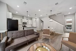 8470 Berry Green Ln, Houston, TX 77022 - Photo 7