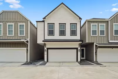 8470 Berry Green Lane, Houston, TX 77022 - Photo 1