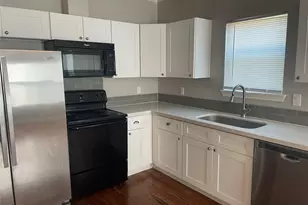 517 Atchison St, Sealy, TX 77474 - Photo 3