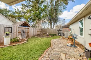 16910 Dusty Mill Dr W, Sugar Land, TX 77498 - Photo 21