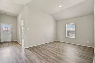 519 High Holly Cir, Magnolia, TX 77354 - Photo 9