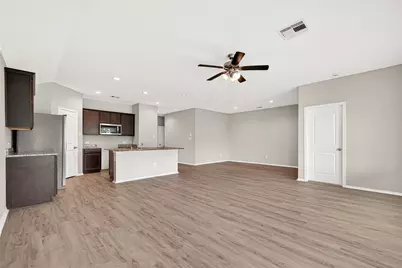 20112 Leaf River Circle, New Caney, TX 77357 - Photo 5