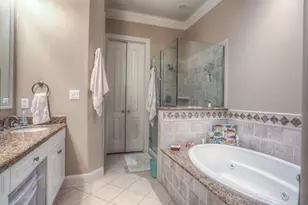 1043 Memorial Village Dr, Houston, TX 77024 - Photo 7