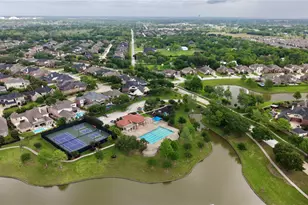 1317 Course View Dr, League City, TX 77573 - Photo 33