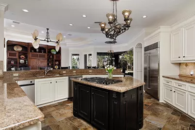 22 W Bracebridge Circle, The Woodlands, TX 77382 - Photo 7