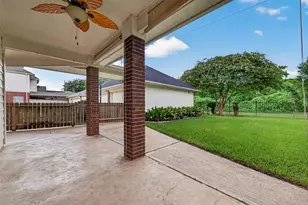 2202 Plantation Bend Dr, Sugar Land, TX 77478 - Photo 45