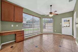 2202 Plantation Bend Dr, Sugar Land, TX 77478 - Photo 15