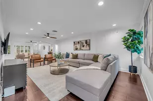 8702 Ilona Ln, Houston, TX 77025 - Photo 15