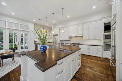 47 N Regent Oak, The Woodlands, TX 77381 - Photo 15