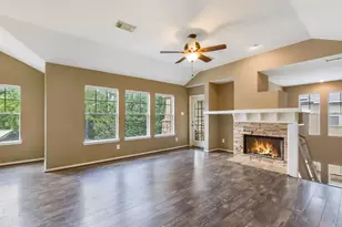 80 Scarlet Woods Ct, The Woodlands, TX 77380 - Photo 3