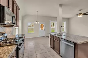 6515 Hunters Trace Ln, Baytown, TX 77521 - Photo 17