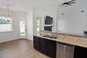 11707 Champions Gate Dr, Dayton, TX 77535 - Photo 11