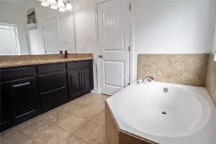 11707 Champions Gate Dr, Dayton, TX 77535 - Photo 17