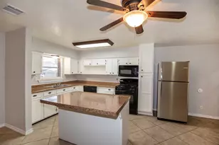 9625 Catlett Ln, La Porte, TX 77571 - Photo 11