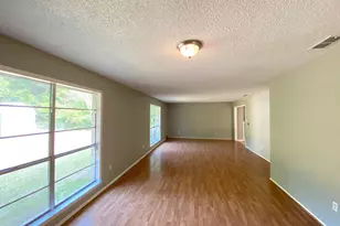 410 Cordell Dr, Crockett, TX 75835 - Photo 5