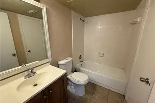 10555 Turtlewood Ct, Houston, TX 77072 - Photo 11