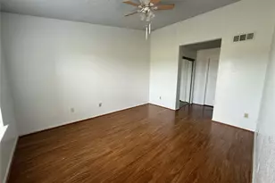 10555 Turtlewood Ct, Houston, TX 77072 - Photo 5