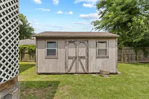 709 Dallas St, Port Neches, TX 77651 - Photo 19