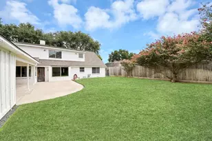 7631 Burning Hills Dr, Houston, TX 77071 - Photo 5